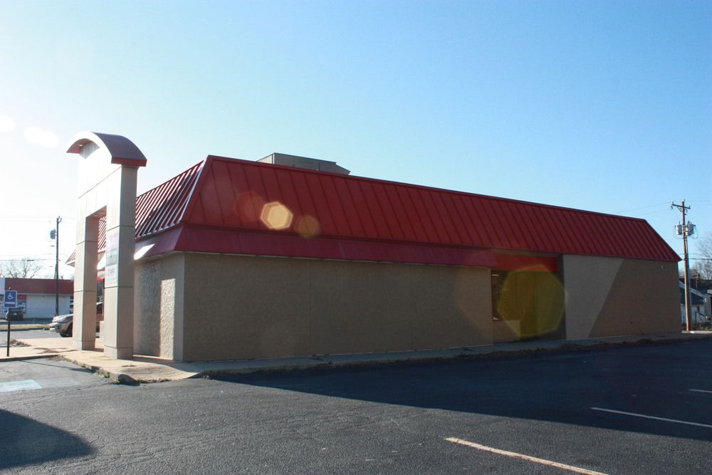 Former Hardees for Lease: 1207 Cherokee Ave, Gaffney, SC 29340